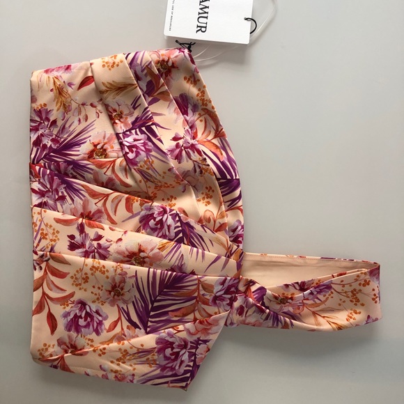 AMUR Madame Printed One Shoulder Crop Top - Picture 11 of 14